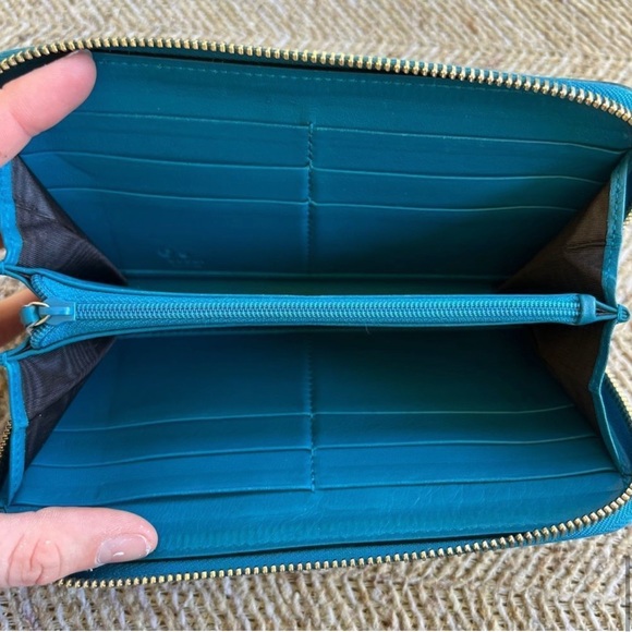 100% Authentic Guccissima Gucci Wallet- an AMAZING edition to any closet - Picture 7 of 14